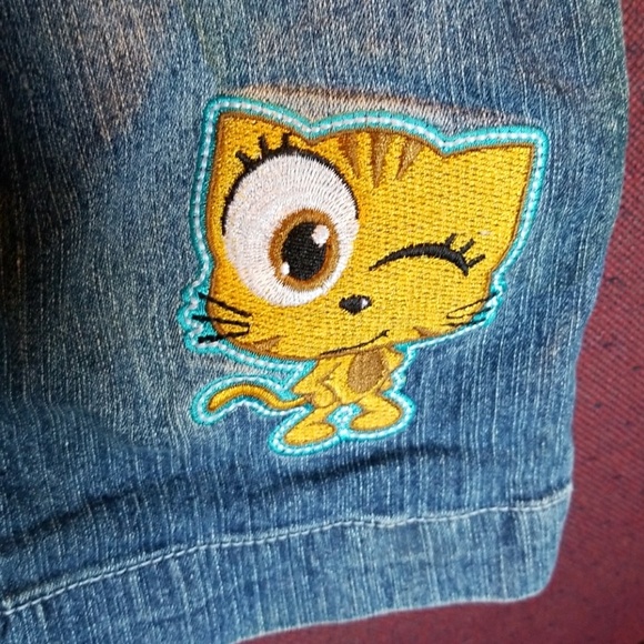 25# It's not easy being this cute short pants - Picture 3 of 6